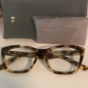 DL Eyewear Rose glasses in antique tortoise